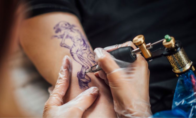 Cuidados post tatuaje: todo lo que debes saber